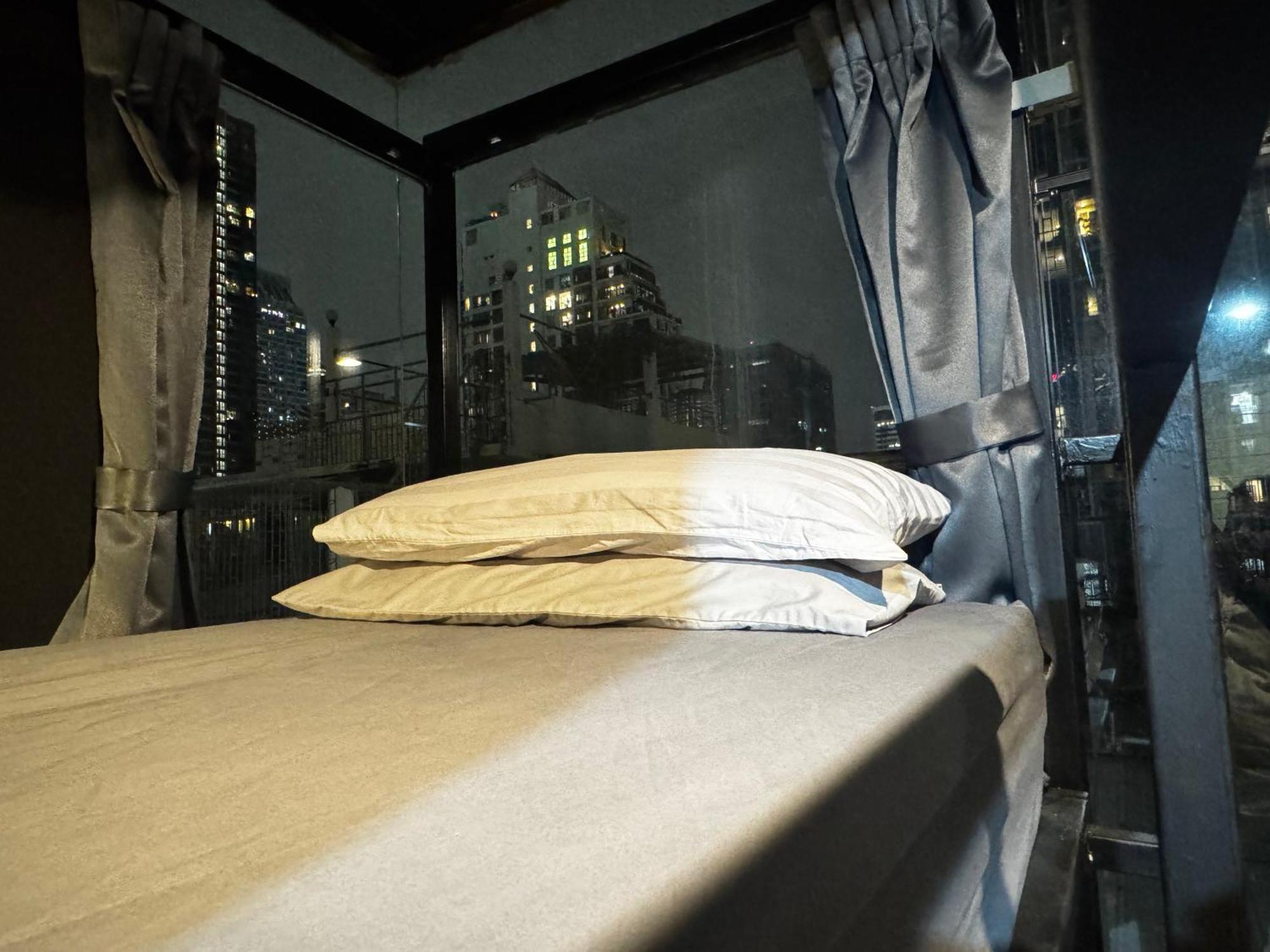 Stay At Pan Hostel Bangkok Luaran gambar