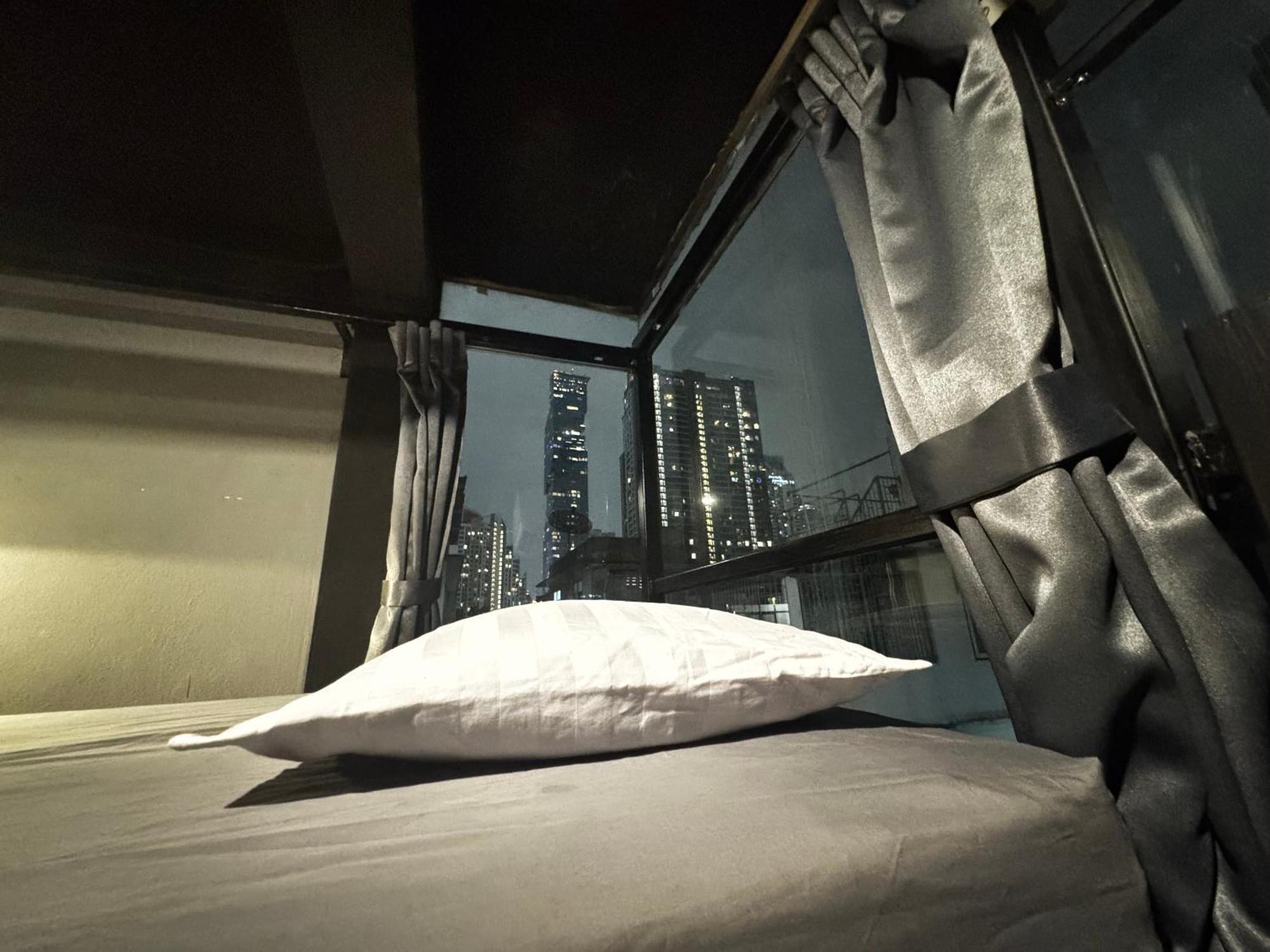 Stay At Pan Hostel Bangkok Luaran gambar