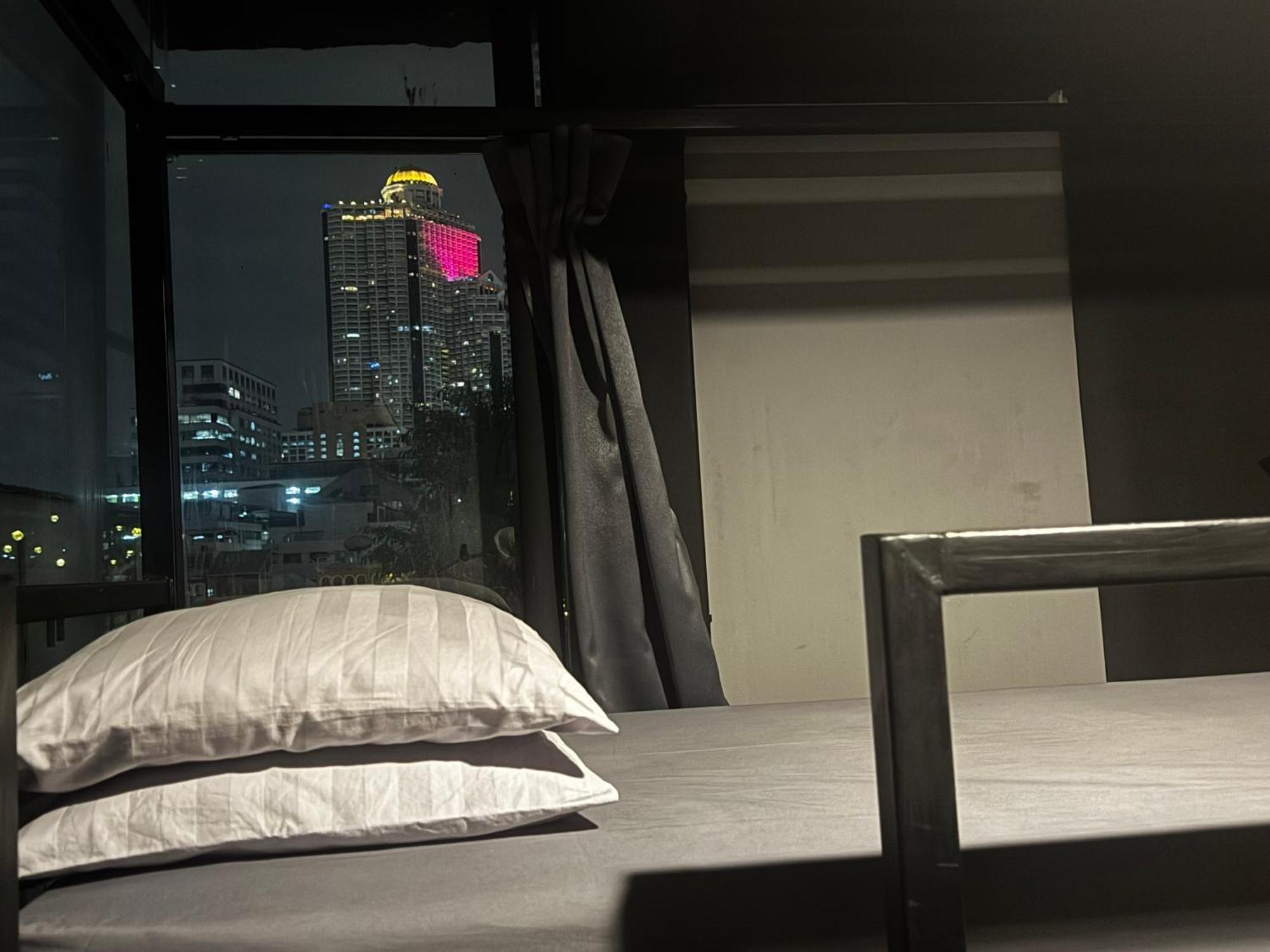 Stay At Pan Hostel Bangkok Luaran gambar