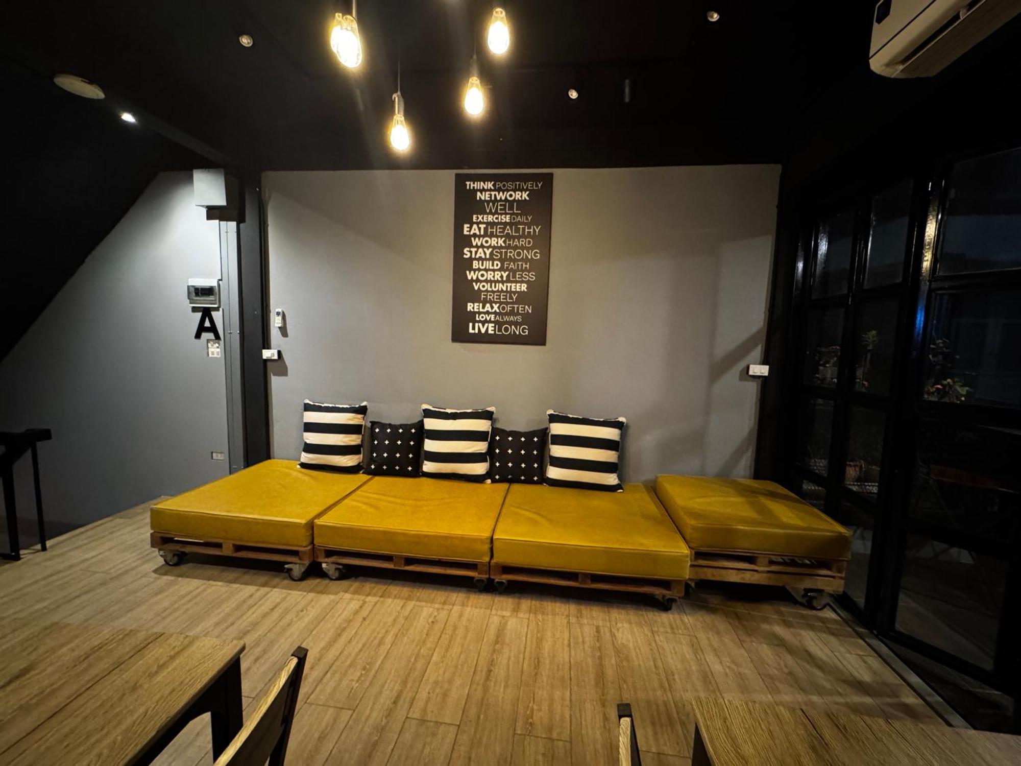 Stay At Pan Hostel Bangkok Luaran gambar