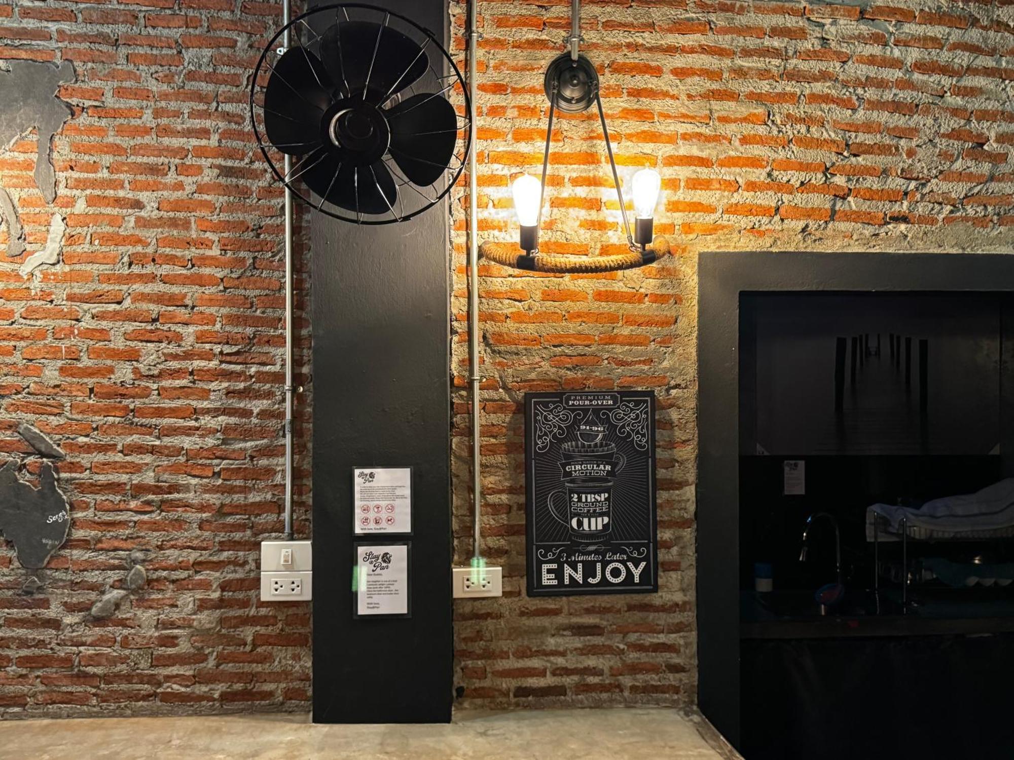 Stay At Pan Hostel Bangkok Luaran gambar